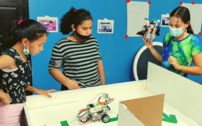 5 ways online coding program draws more girls to STEM